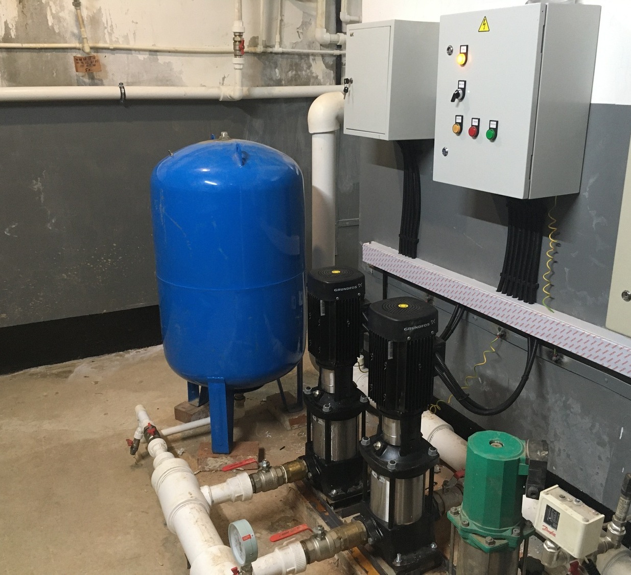 Монтаж повысительной станции холодного водоснабжения станция холодного водоснабжения